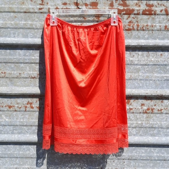 Vintage Silky Flowy Red Vanity Fair Scalloped Lace A-line Skirt Slip - Picture 6 of 14